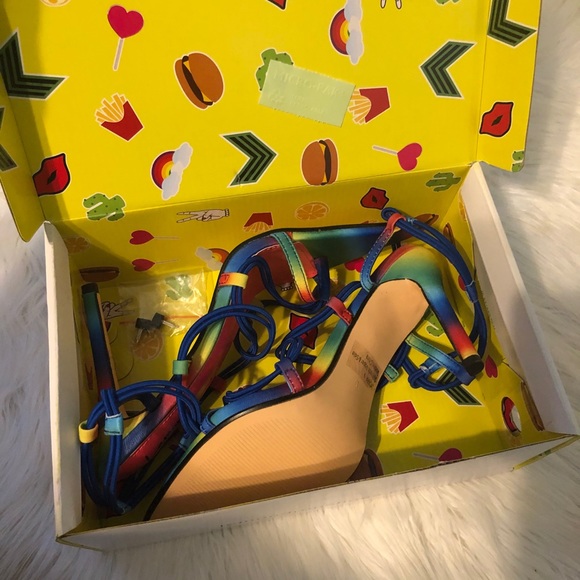 🏷 ONLY 2 LEFT Rainbow Strappy Pointed Heel - Picture 6 of 6